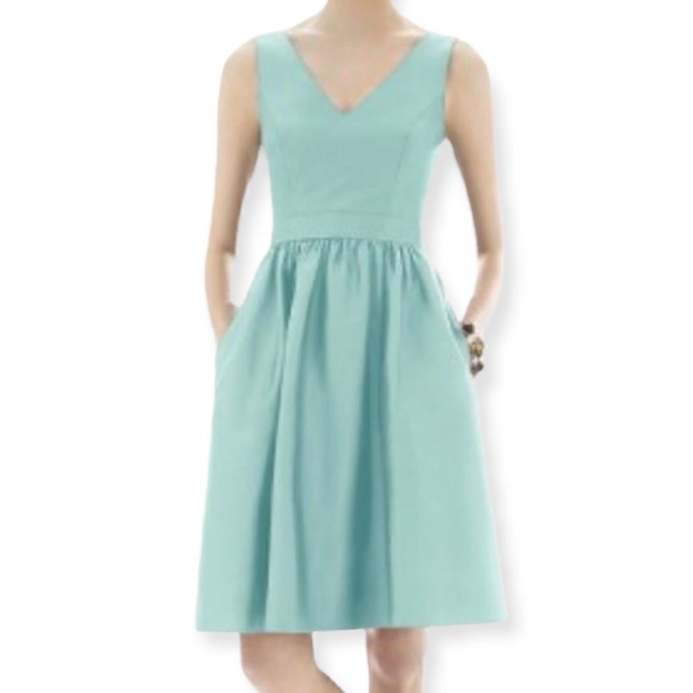 Alfred Sung Sateen Twill Mint Style D660  Size 10 (N25)